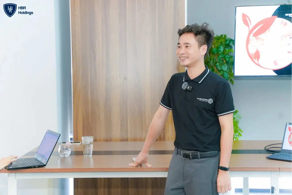 Mr. Nguyễn Xuân Tình chia sẻ tại chương trình đào tạo nội bộ HBR Holdings